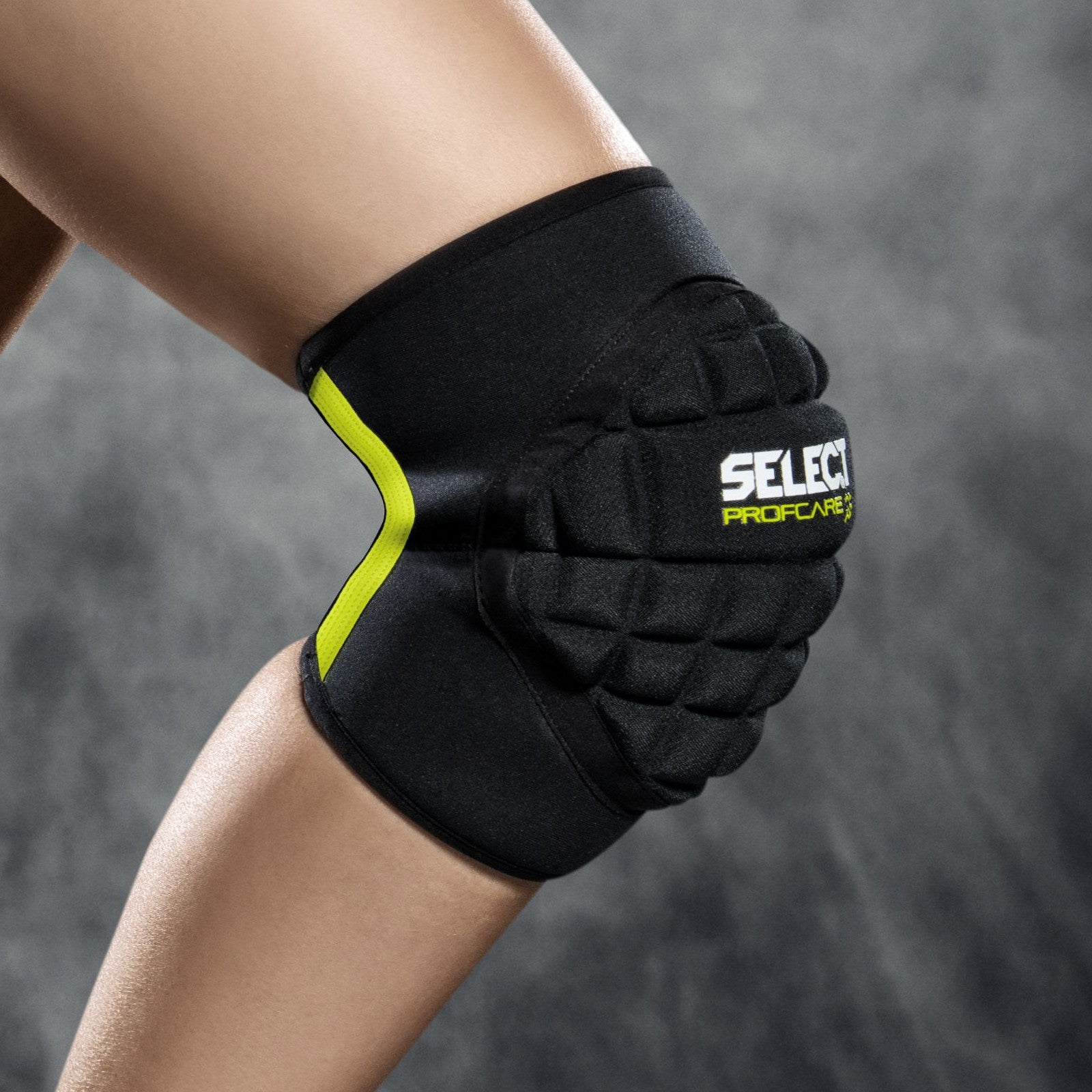 Dámská bandáž kolene Select Knee support w/pad 6202W černá