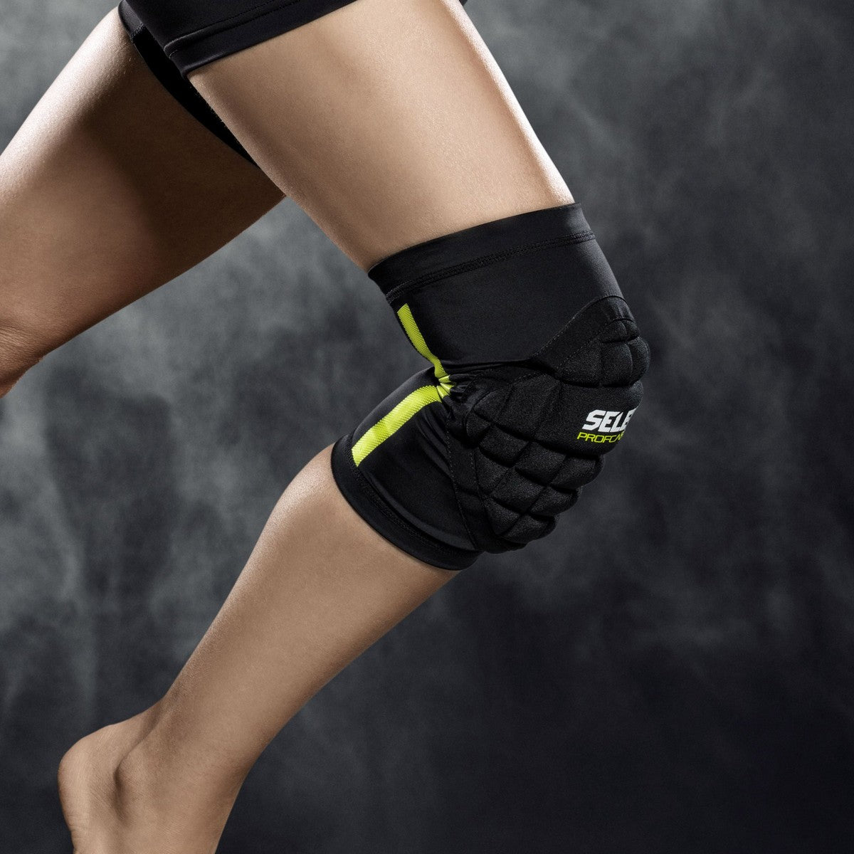Chrániče na kolena Select Compression knee support handball 6251W černá